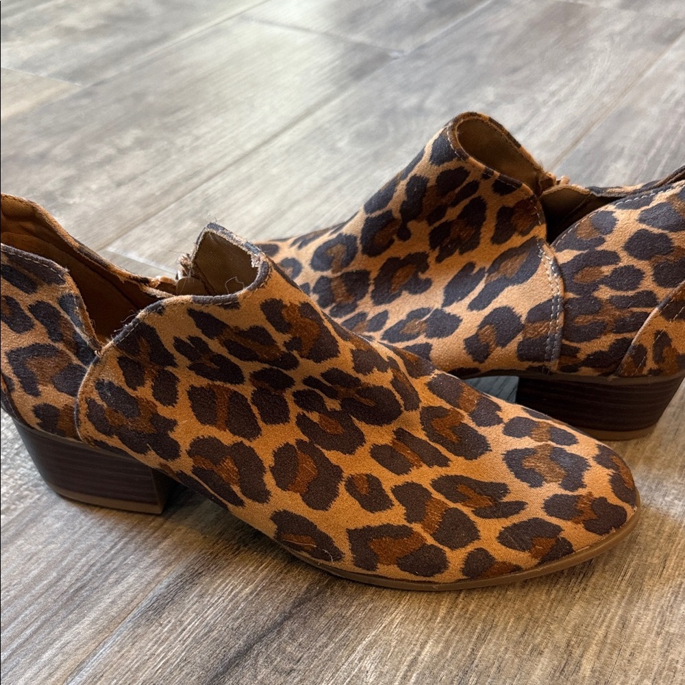 Old Navy Brown Leopard Ankle Booties